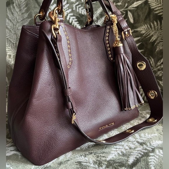 Michael Kors Handbags - MICHAEL KORS Bag,Authentic Michael Kors Brooklyn Leather Shoulder Bag.